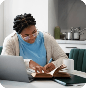 lady-studying